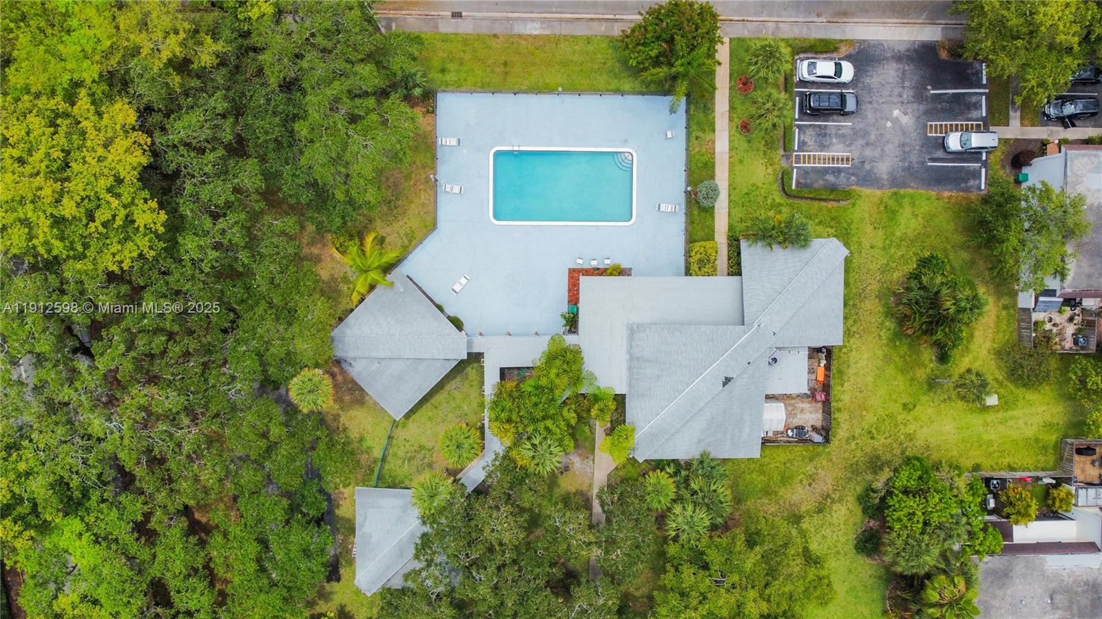 HOLLYWOOD GARDENS CONDOMI - Residential