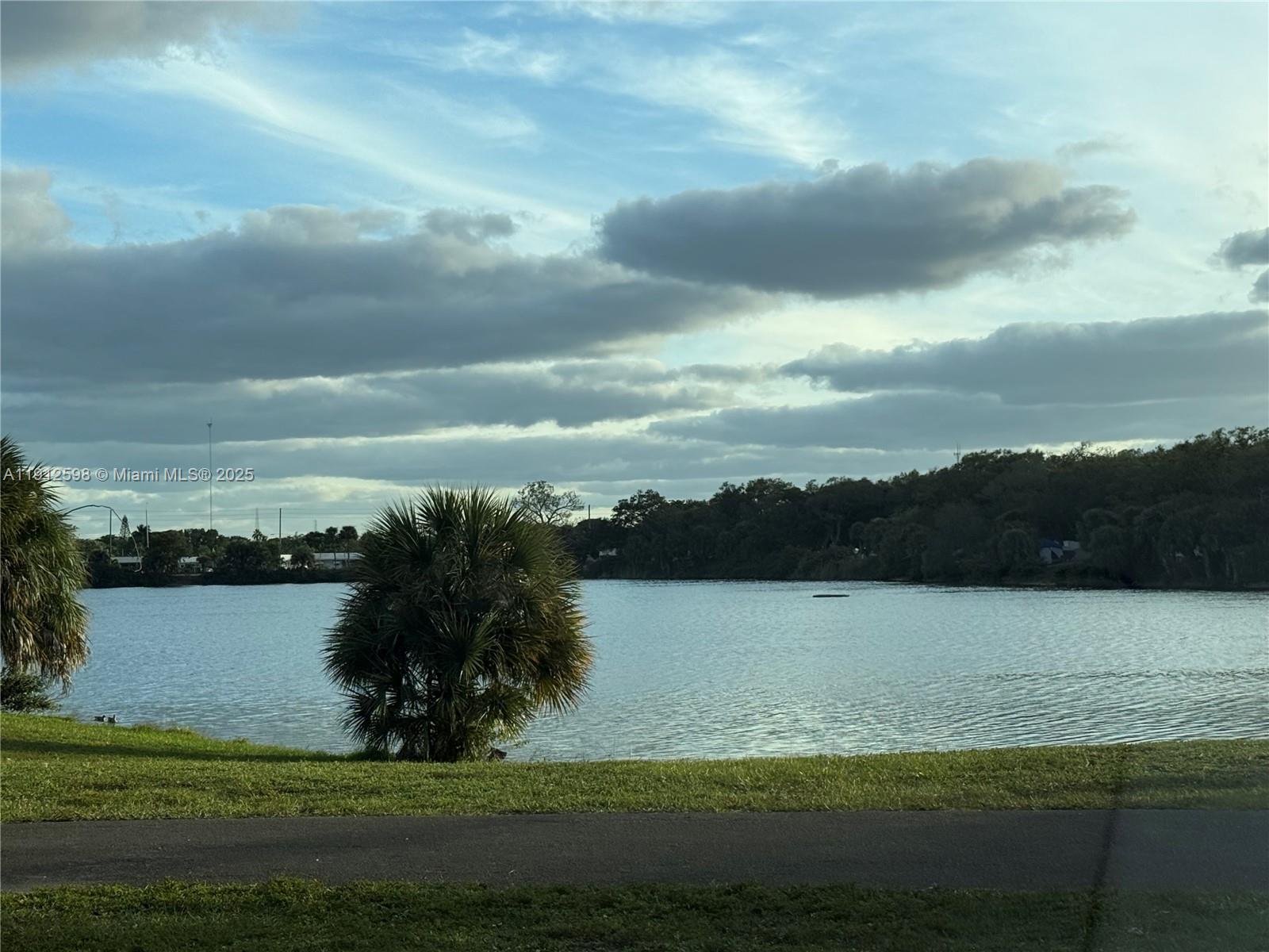 HOLLYWOOD GARDENS CONDOMI - Residential