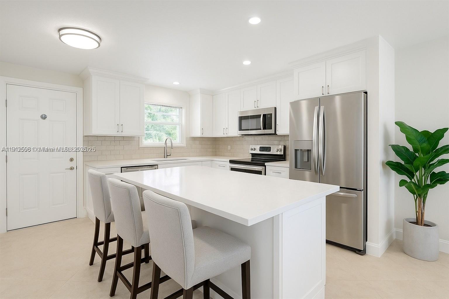 HOLLYWOOD GARDENS CONDOMI - Residential