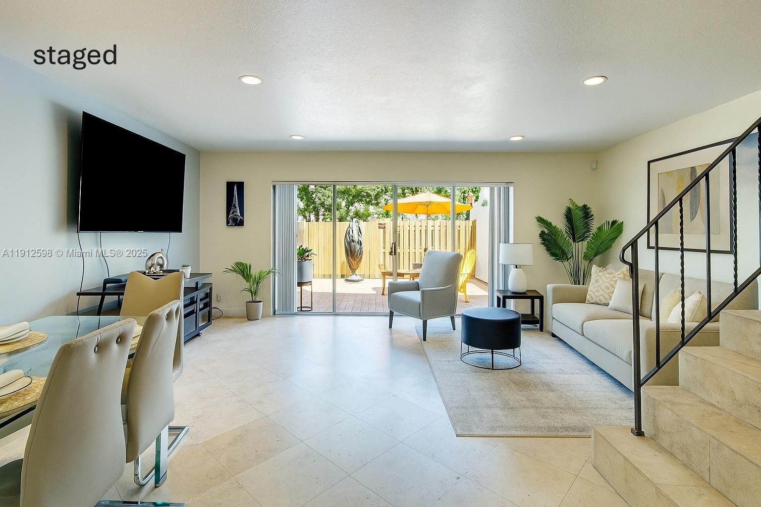 HOLLYWOOD GARDENS CONDOMI - Residential