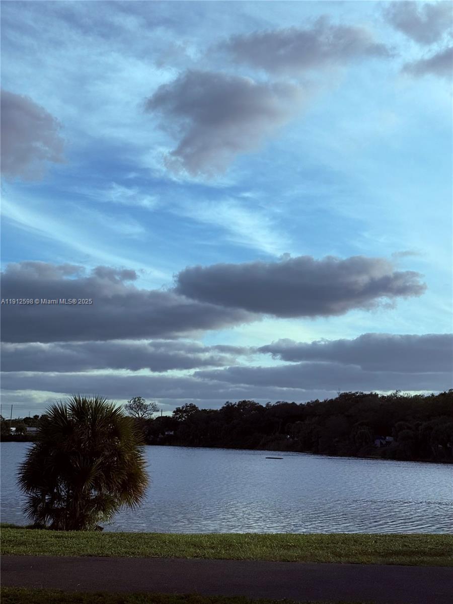 HOLLYWOOD GARDENS CONDOMI - Residential