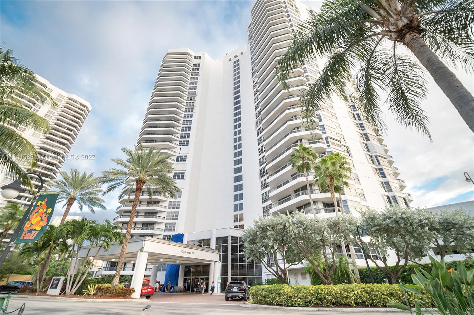 "HAPPY NEW YEAR" 2022 BRING FOR SALE THIS BEAUTIFUL APARTMENT IN THE HEART OF AVENTURA WITH VIEW OF THE INTRACOASTAL POOL AND BEACH ON A PRIVATE ISLAND WILL NOT LAST MINUTES AWAY FROM THE AVENTURA MALL AND FAMOUS CIRCLE. COMES WITH 2 PARKING SPOTS.
Direct water views from this 15th floor. Large living and dinning areas, 2 bedrooms/ 2 baths, large kitchen and breakfast. super big unis and super clean. Great amenities including tennis courts, Bayfront pool and jacuzzi, Gym, sauna, and more.
Contact listing Agent for mor information...
Submit all offers via MLS Offers Commission based on full price offers only. other selling price commission will be reduced to 2.5% Maintenance fees: Tower 200: $736 monthly / Mystic Pointe Master $365/quarterly