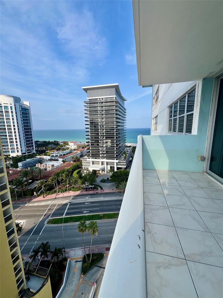 5838 Collins Ave 14D