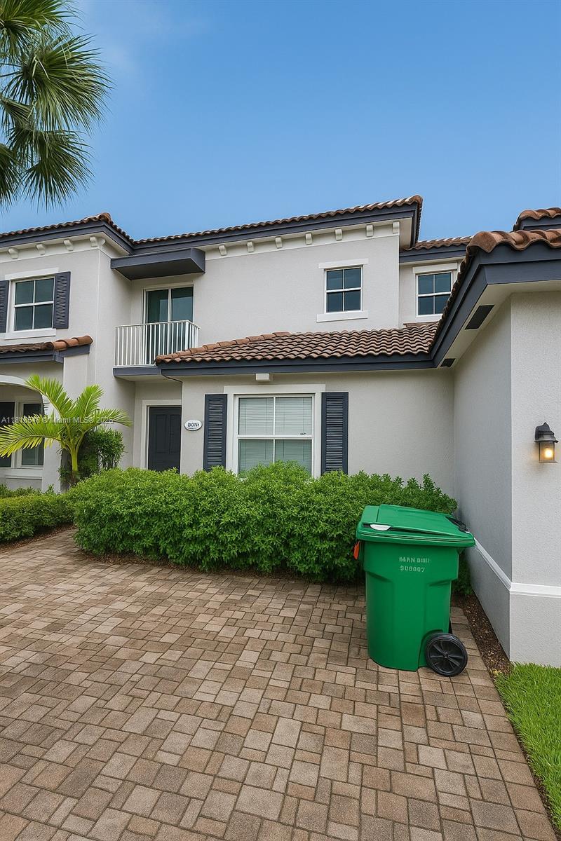 Rental Property at 15268 Sw 91st Ln 15268, Miami, Broward County, Florida - Bedrooms: 3 
Bathrooms: 3  - $2,900 MO.