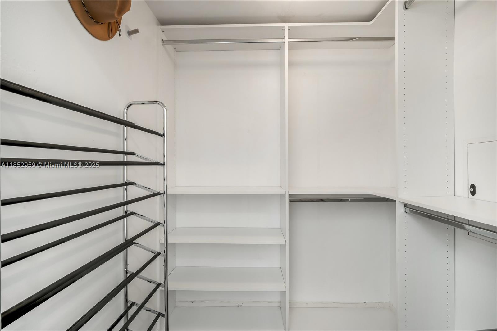 DOWNTOWN DADELAND CONDO N - Residential Lease