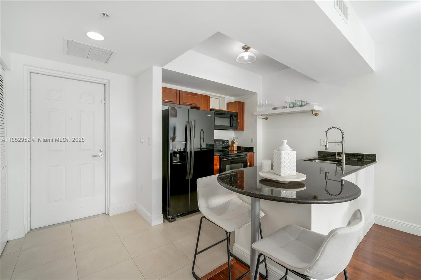 DOWNTOWN DADELAND CONDO N - Residential Lease