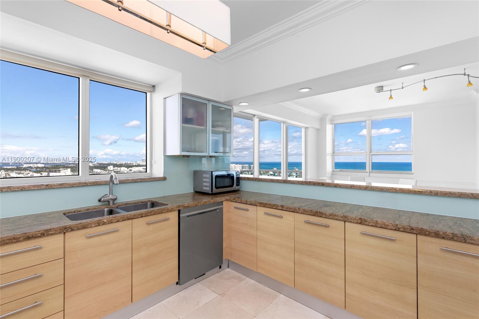 THE FLORIDIAN CONDO - Residential