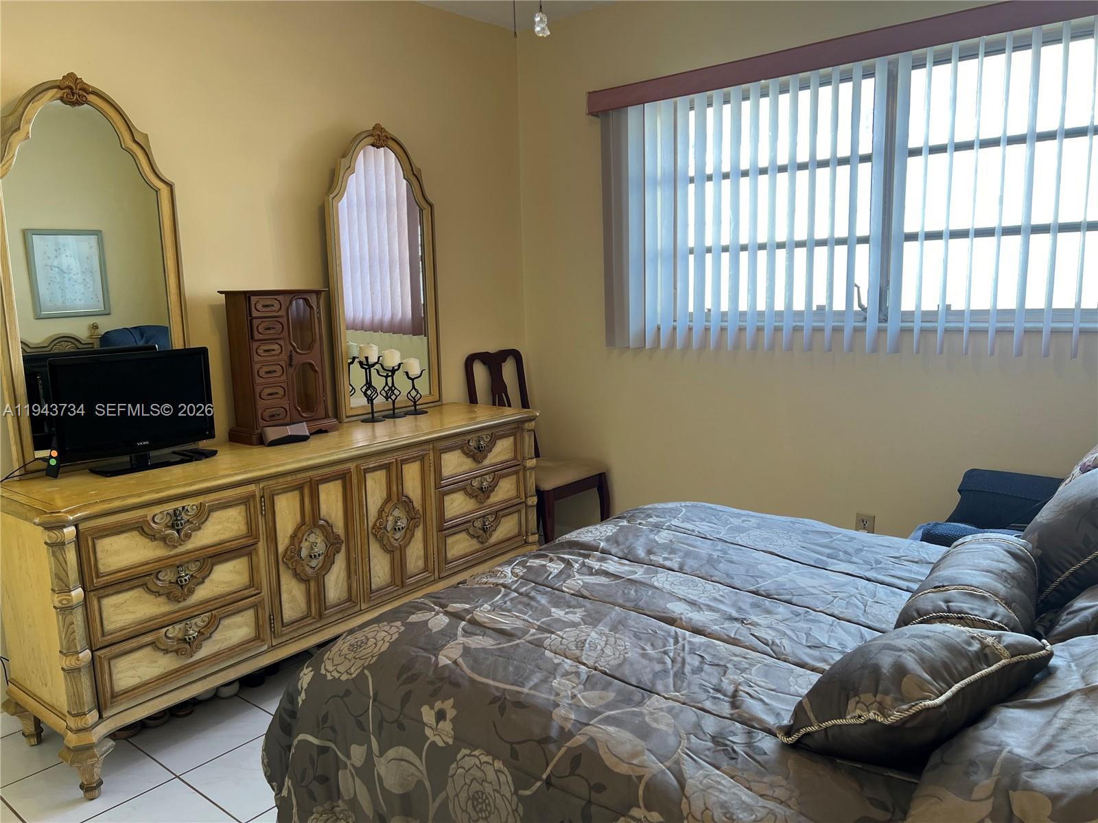 BEVERLY HILLS CONDO NUMBE - Residential