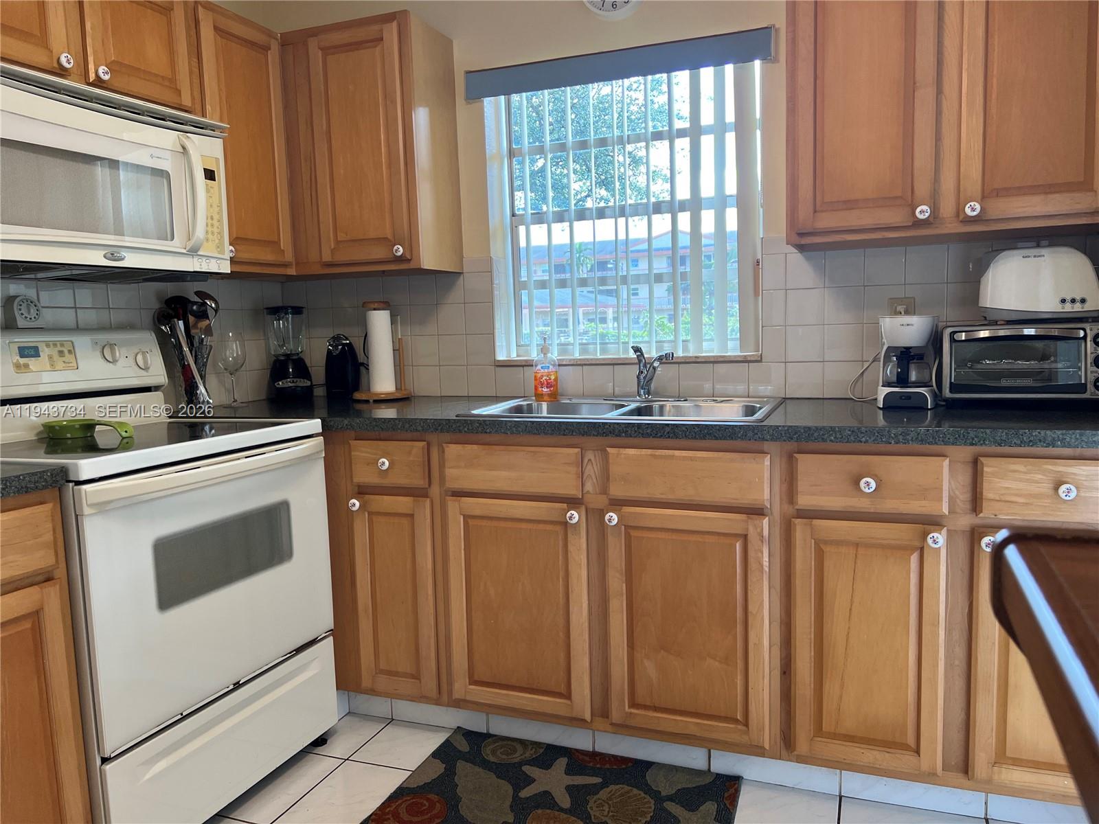 BEVERLY HILLS CONDO NUMBE - Residential