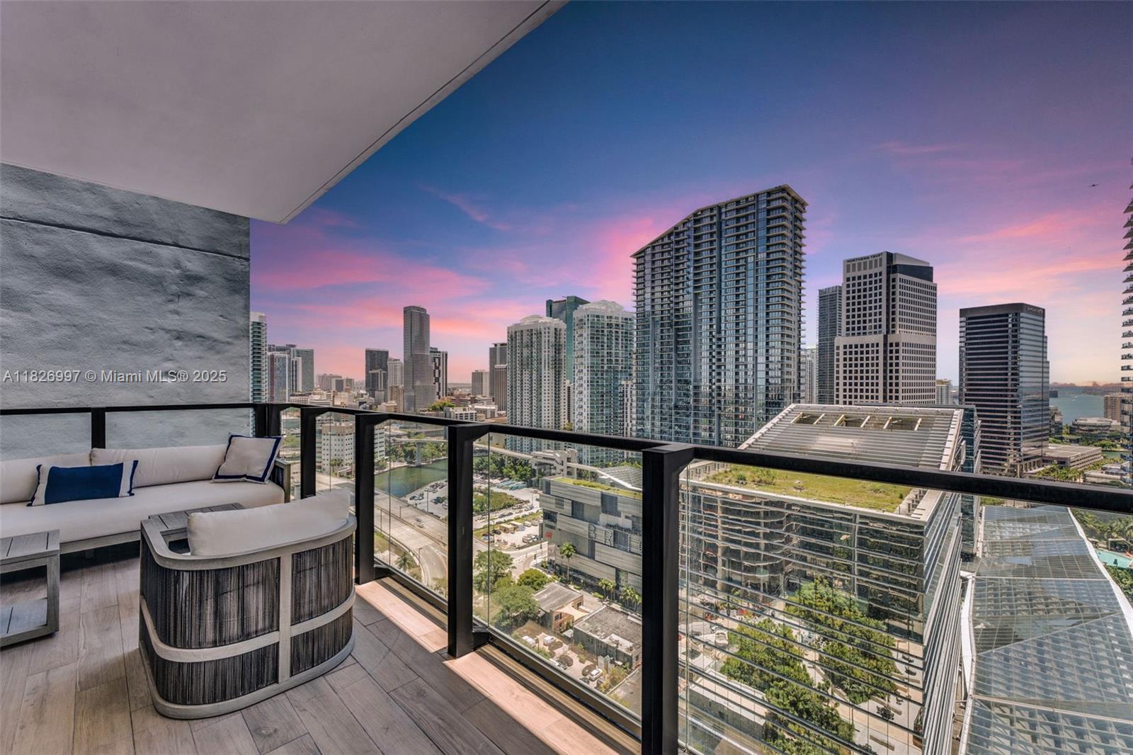 88 SW 7th St 2107