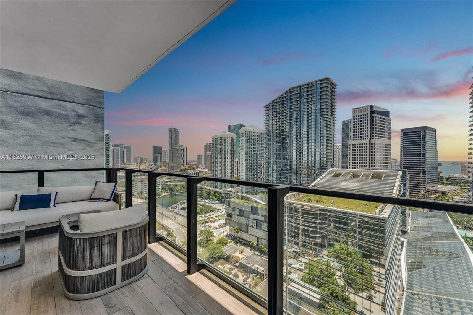 88 SW 7th St 2107