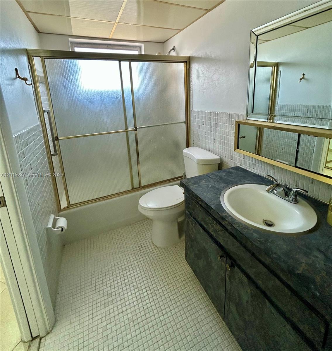 FIRST GULFSTREAM GARDEN - Residential Lease