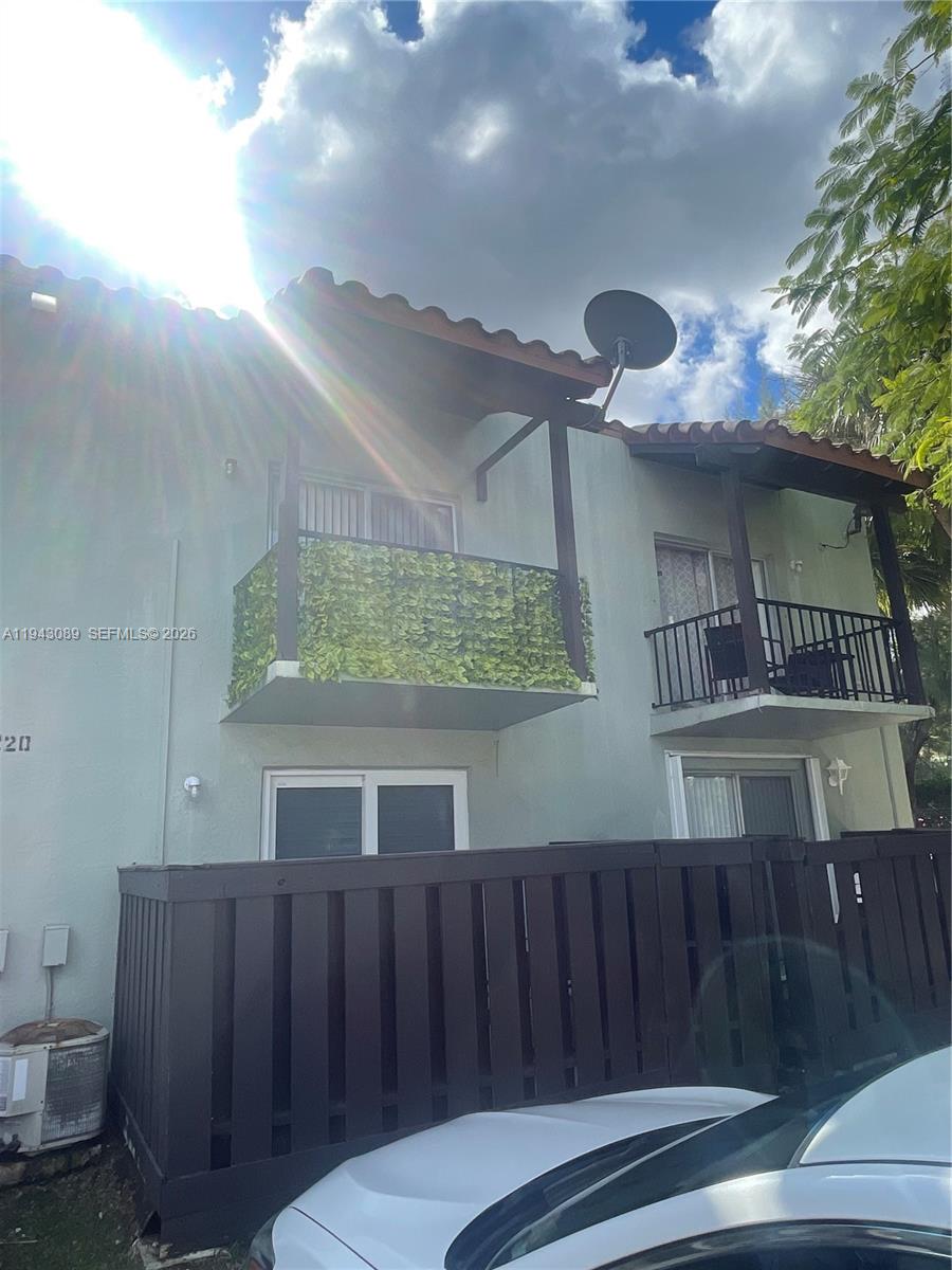 SPANISH TRACE CONDO - Residential Lease