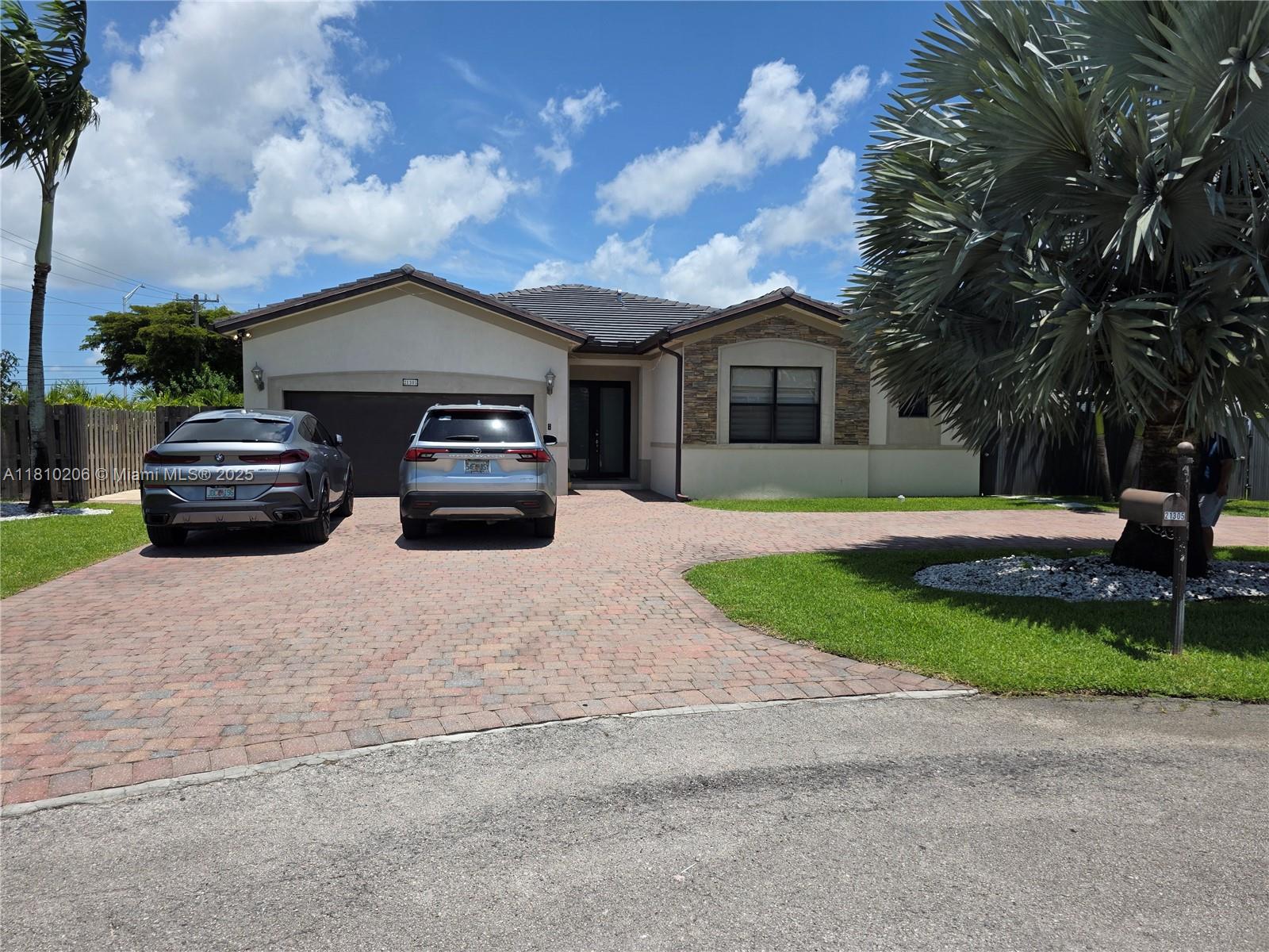 21305 Sw 177th Ct, Miami, Broward County, Florida - 4 Bedrooms  
4 Bathrooms - 