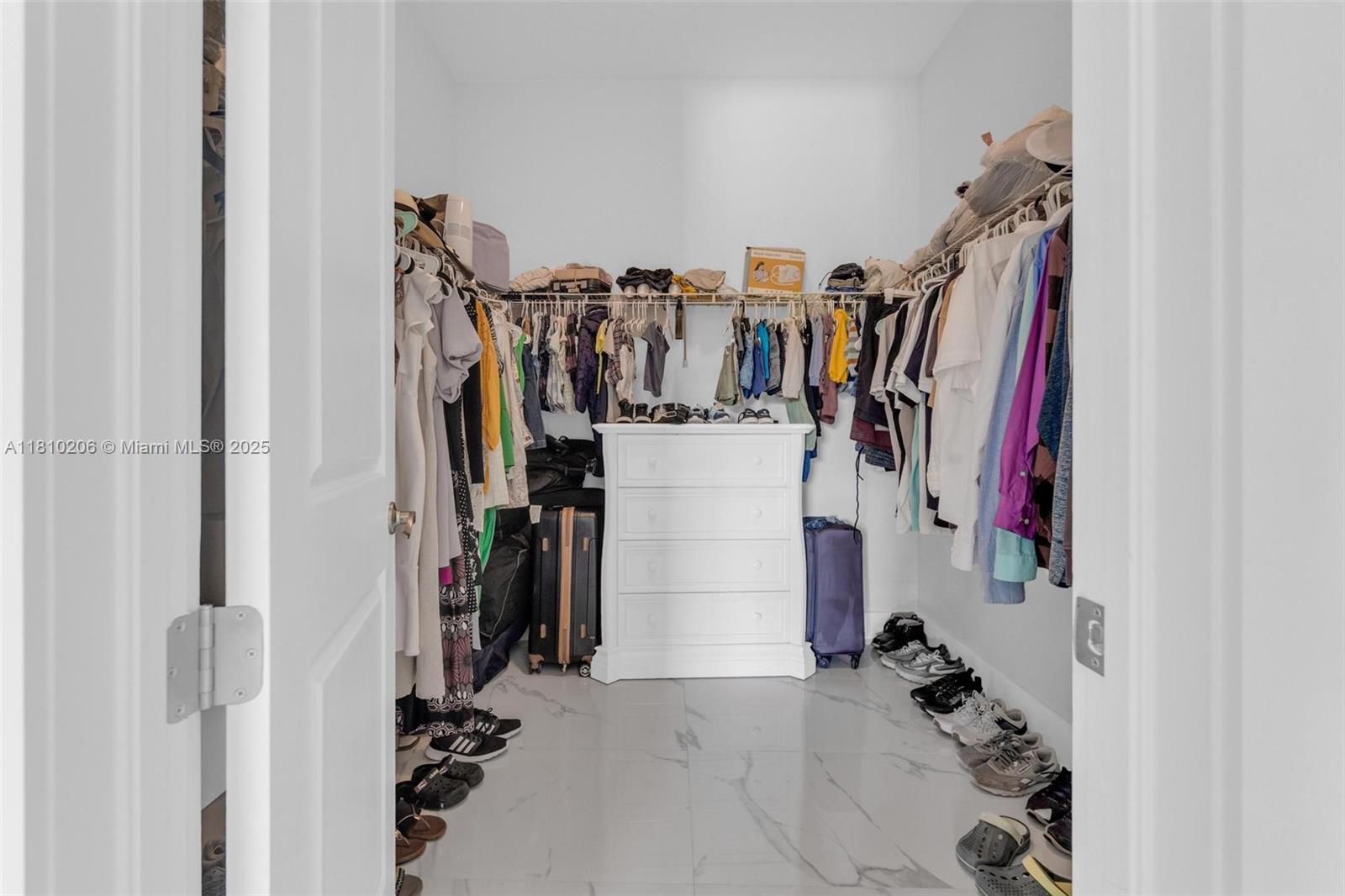 EQUESTRIAN TRAIL SUBDIVIS - Residential