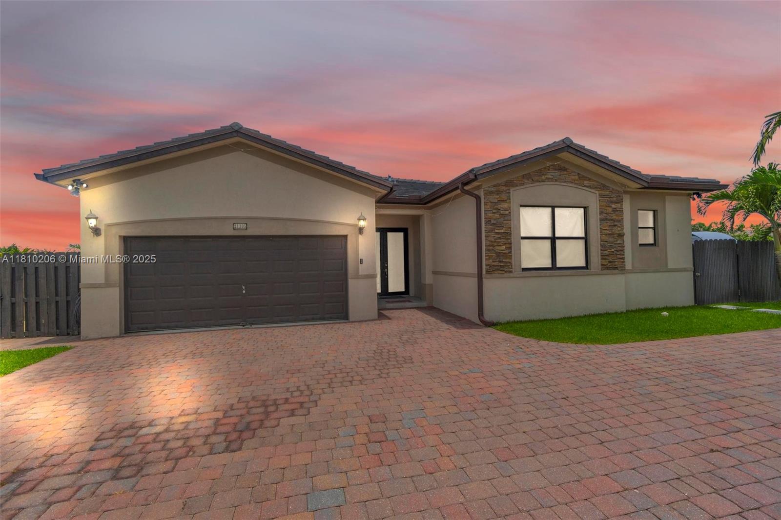 EQUESTRIAN TRAIL SUBDIVIS - Residential