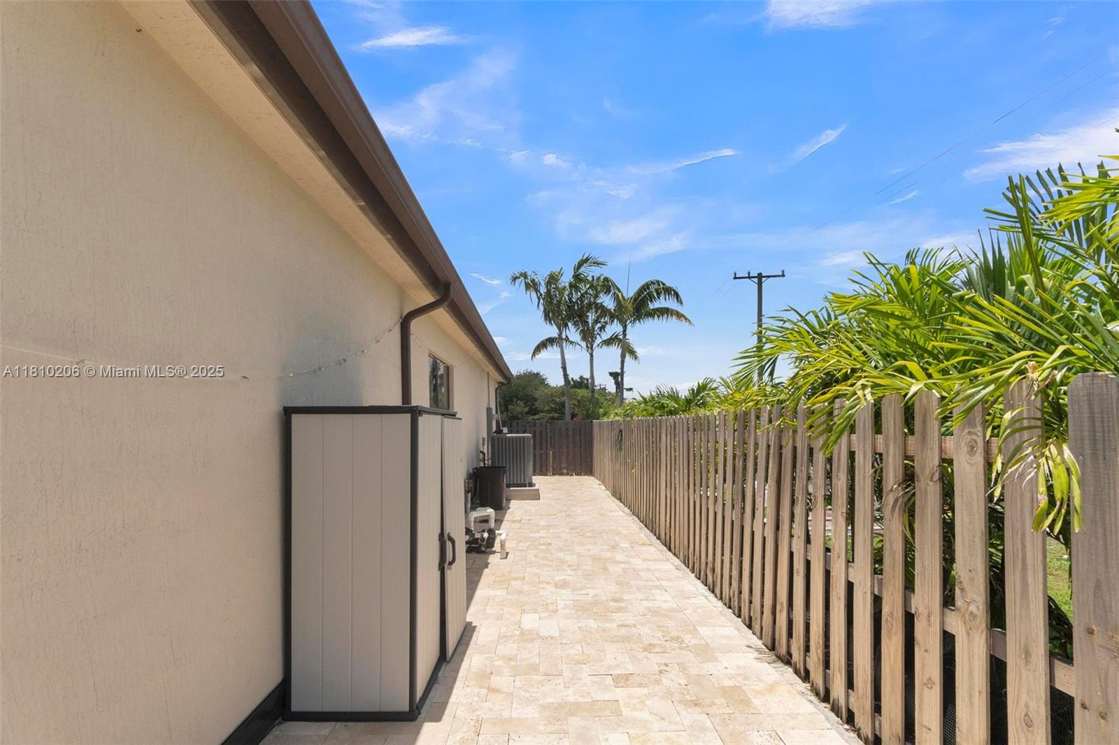 EQUESTRIAN TRAIL SUBDIVIS - Residential