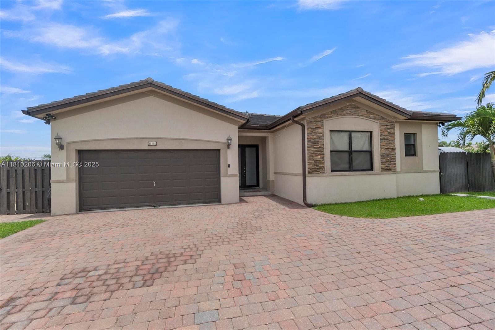 EQUESTRIAN TRAIL SUBDIVIS - Residential