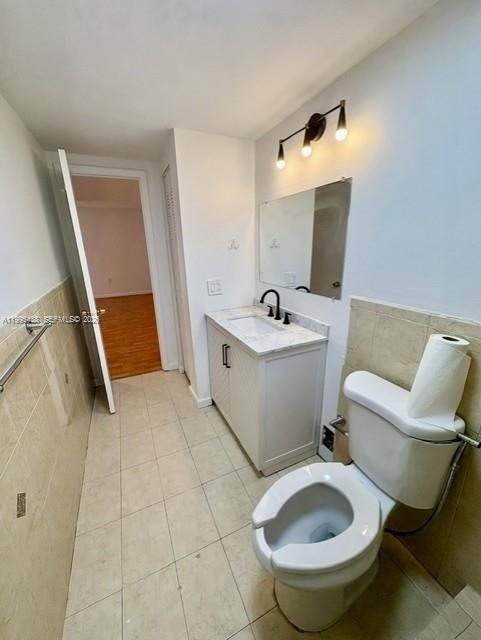 THE BEACH CLUB FONTAINEBL - Residential Lease