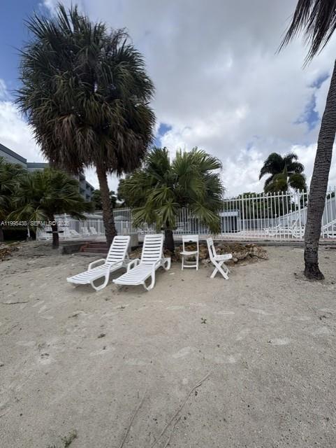 THE BEACH CLUB FONTAINEBL - Residential Lease