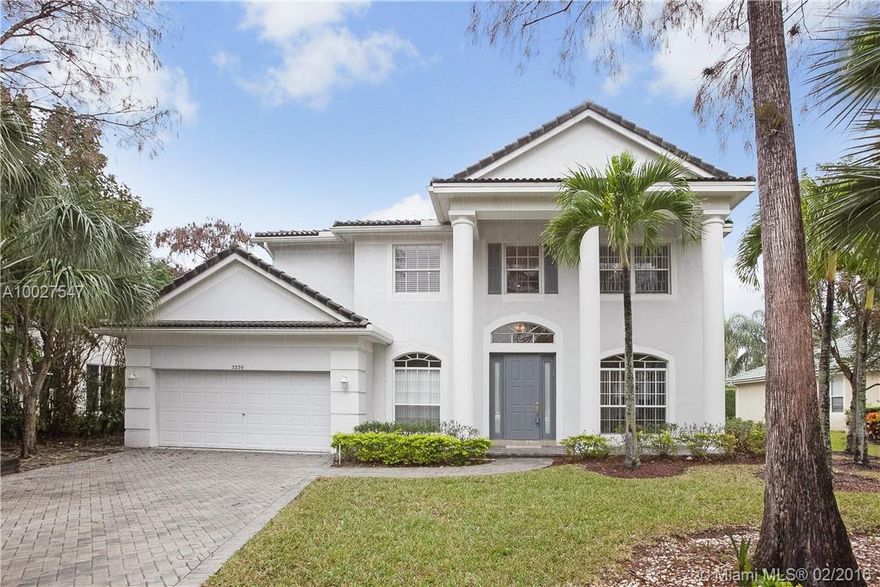 An absolute beauty. This home features 4 bedrooms upstairs with an office on the first floor that can be used as a 5th bedroom as well as a 3 car garage. You?ll love this very spacious floor plan with very large living areas, a massive master bedroom, and a huge walk in closet. It also features an upgraded kitchen and has been very well kept.  This home is located in Ridgeview Crossings, an exclusive community of only 23 homes. Its located near major shopping, dining and major highways. Come see today.