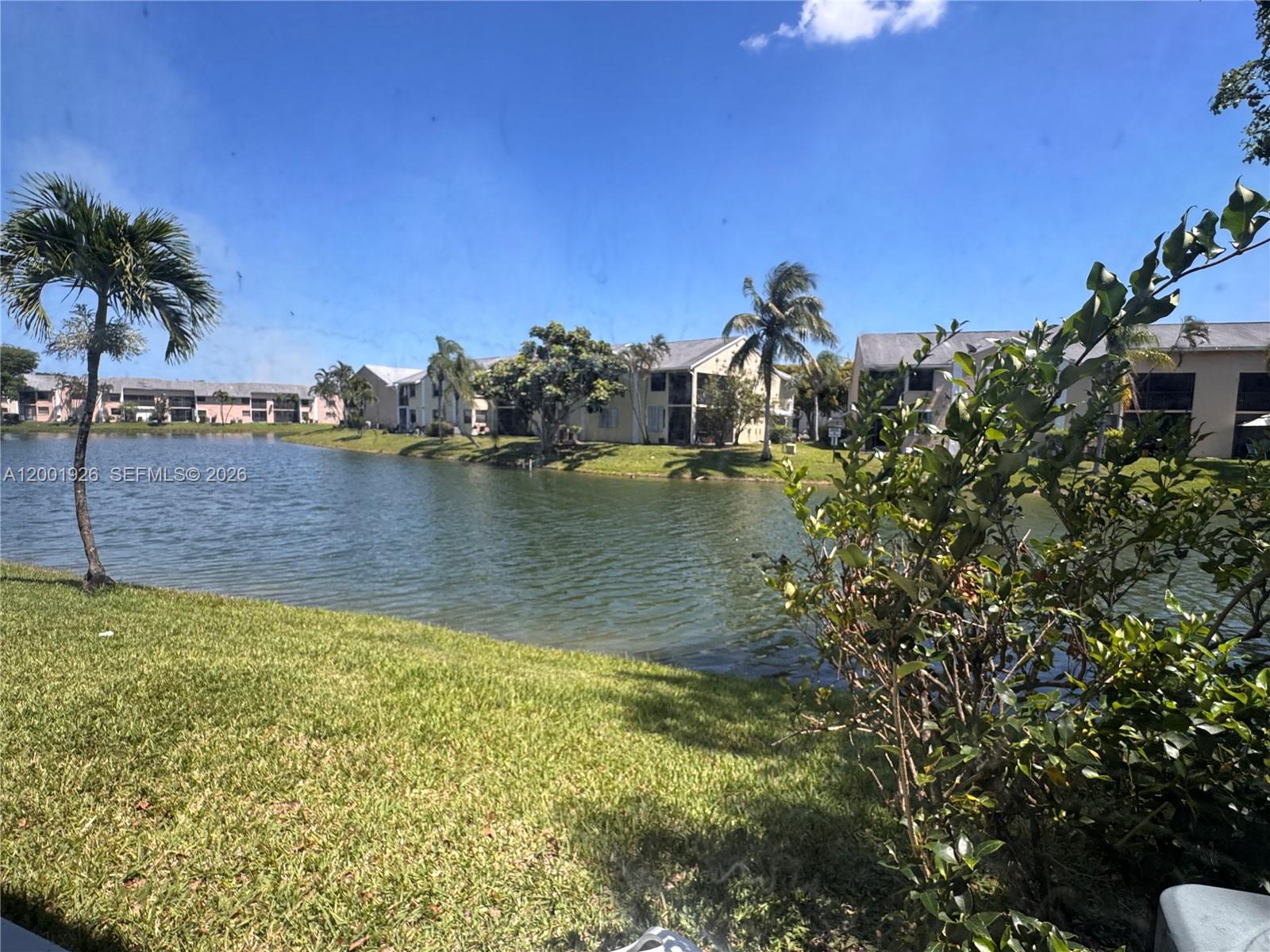 LAKESHORE CONDO 3 - Residential Lease