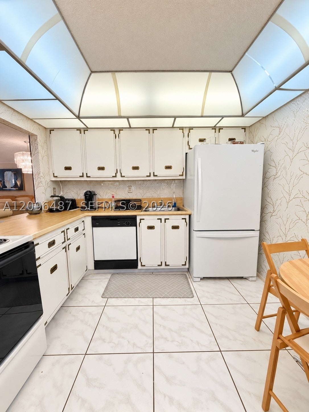 600 Parkview Dr 206