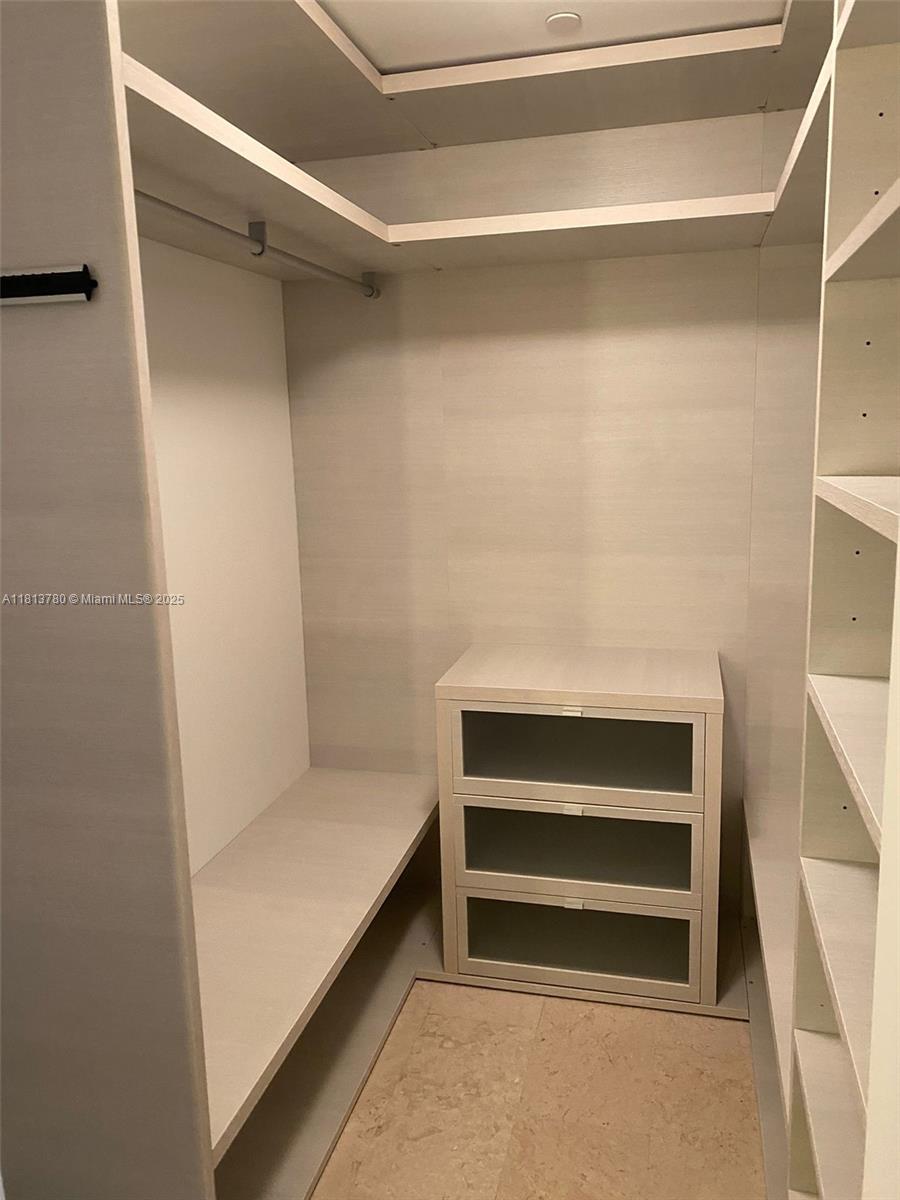 Reach Condo - Residential Lease