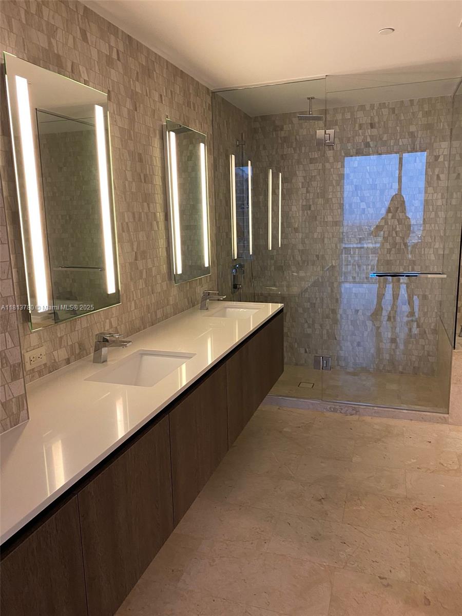 Reach Condo - Residential Lease