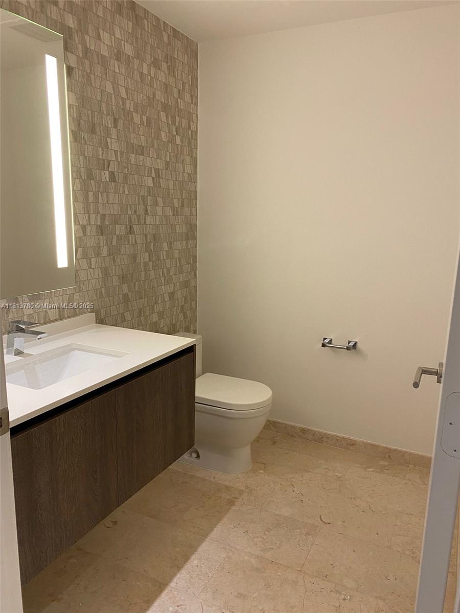 Reach Condo - Residential Lease