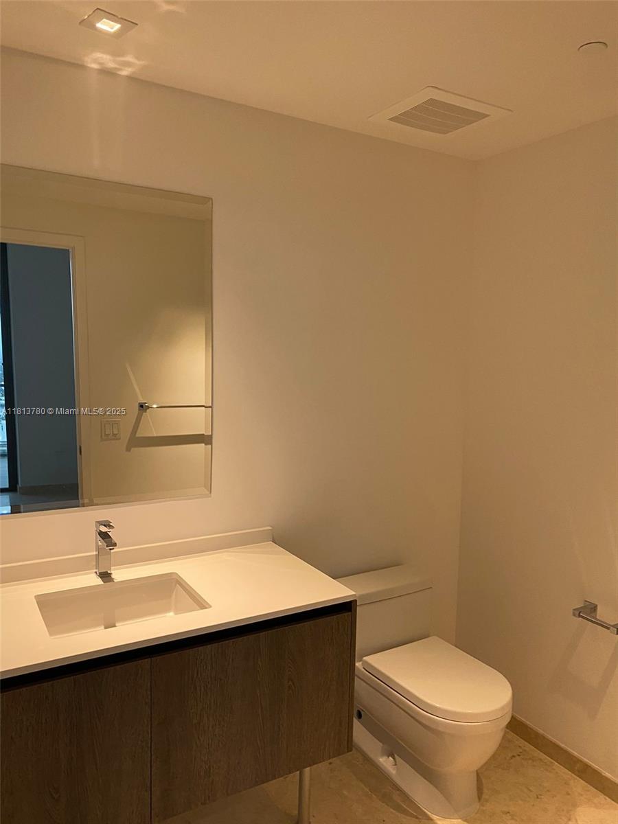 Reach Condo - Residential Lease