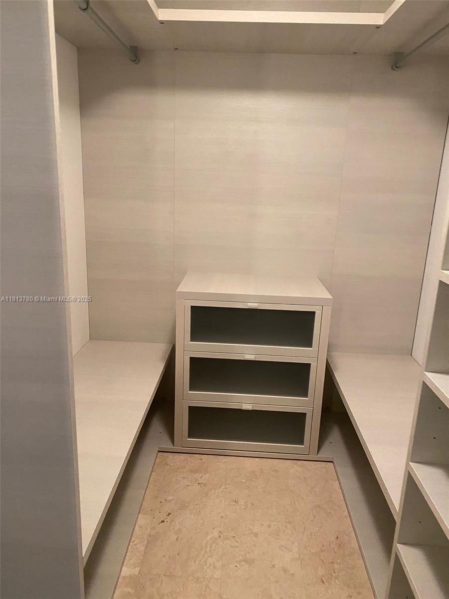 Reach Condo - Residential Lease