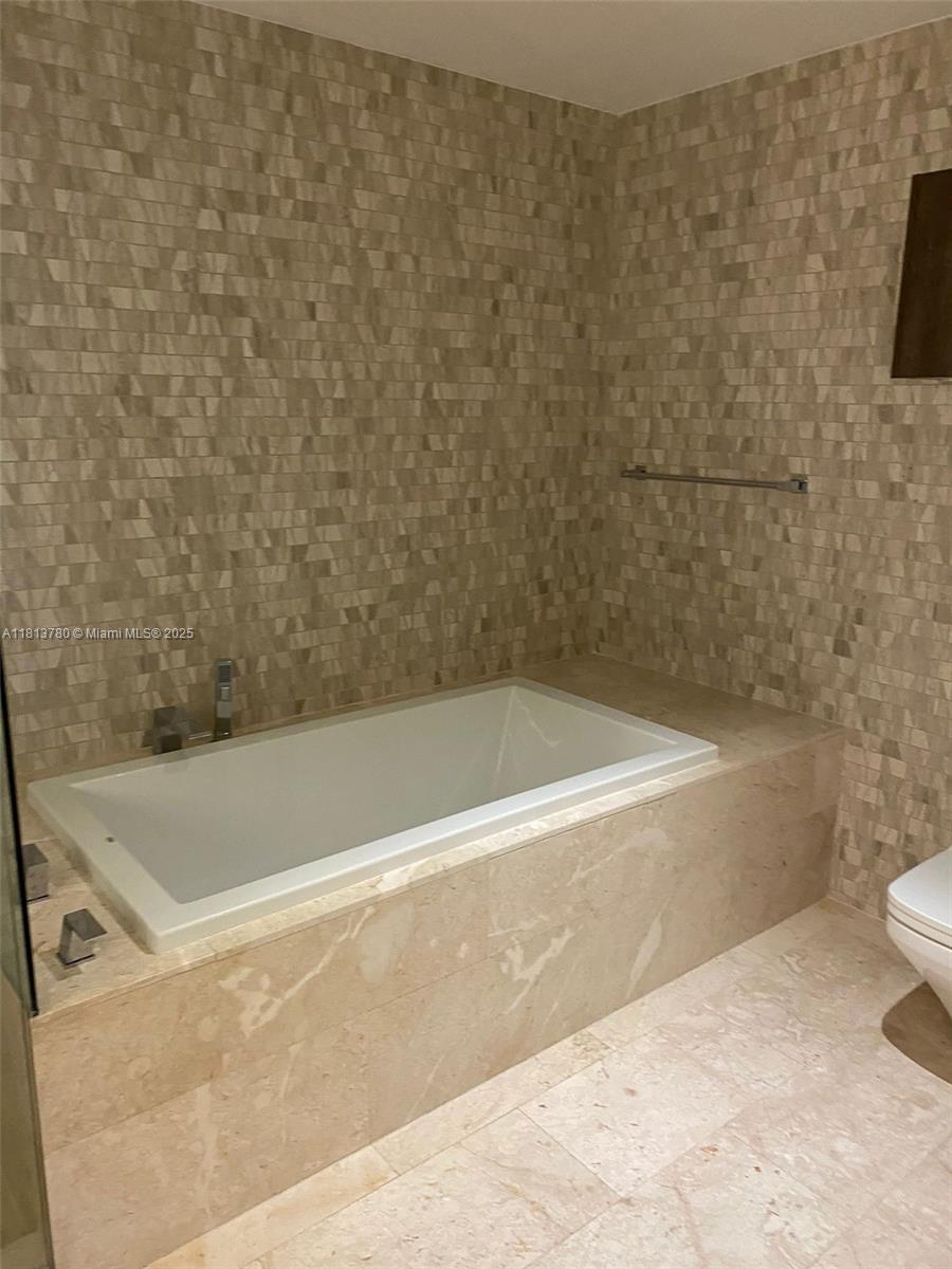 Reach Condo - Residential Lease