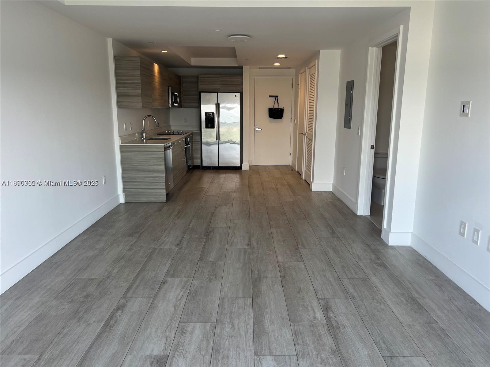 3401 MIDTOWN CONDO - Residential