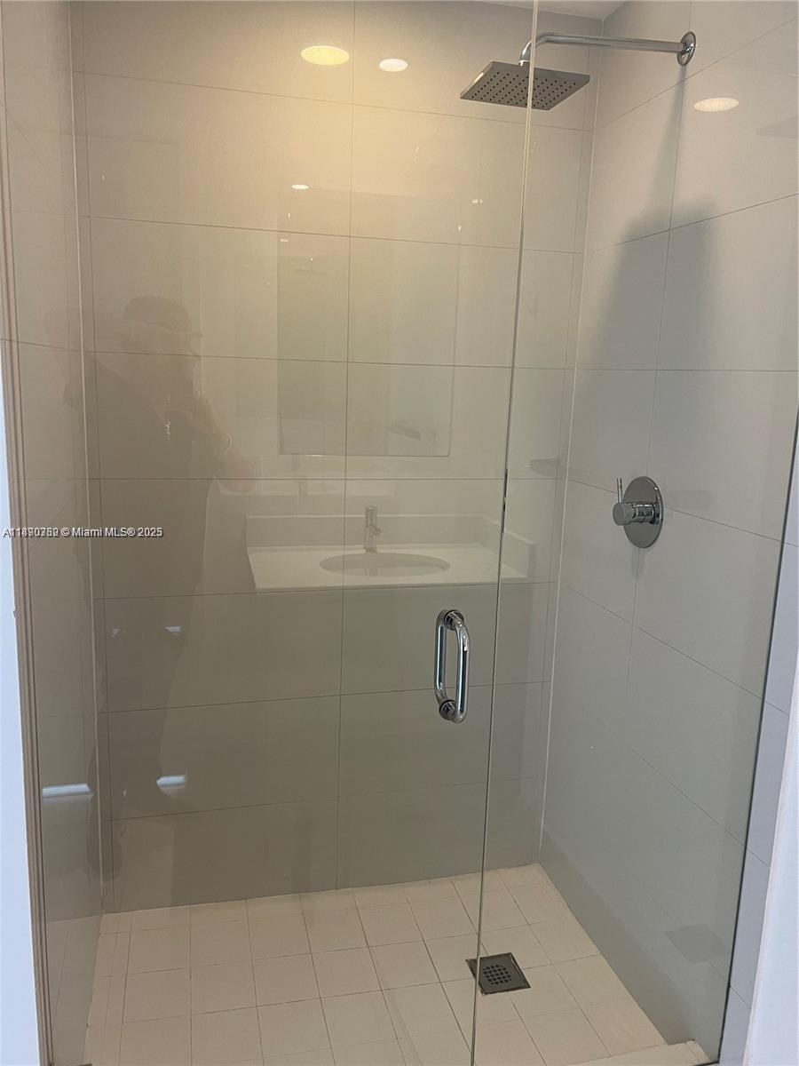 3401 MIDTOWN CONDO - Residential