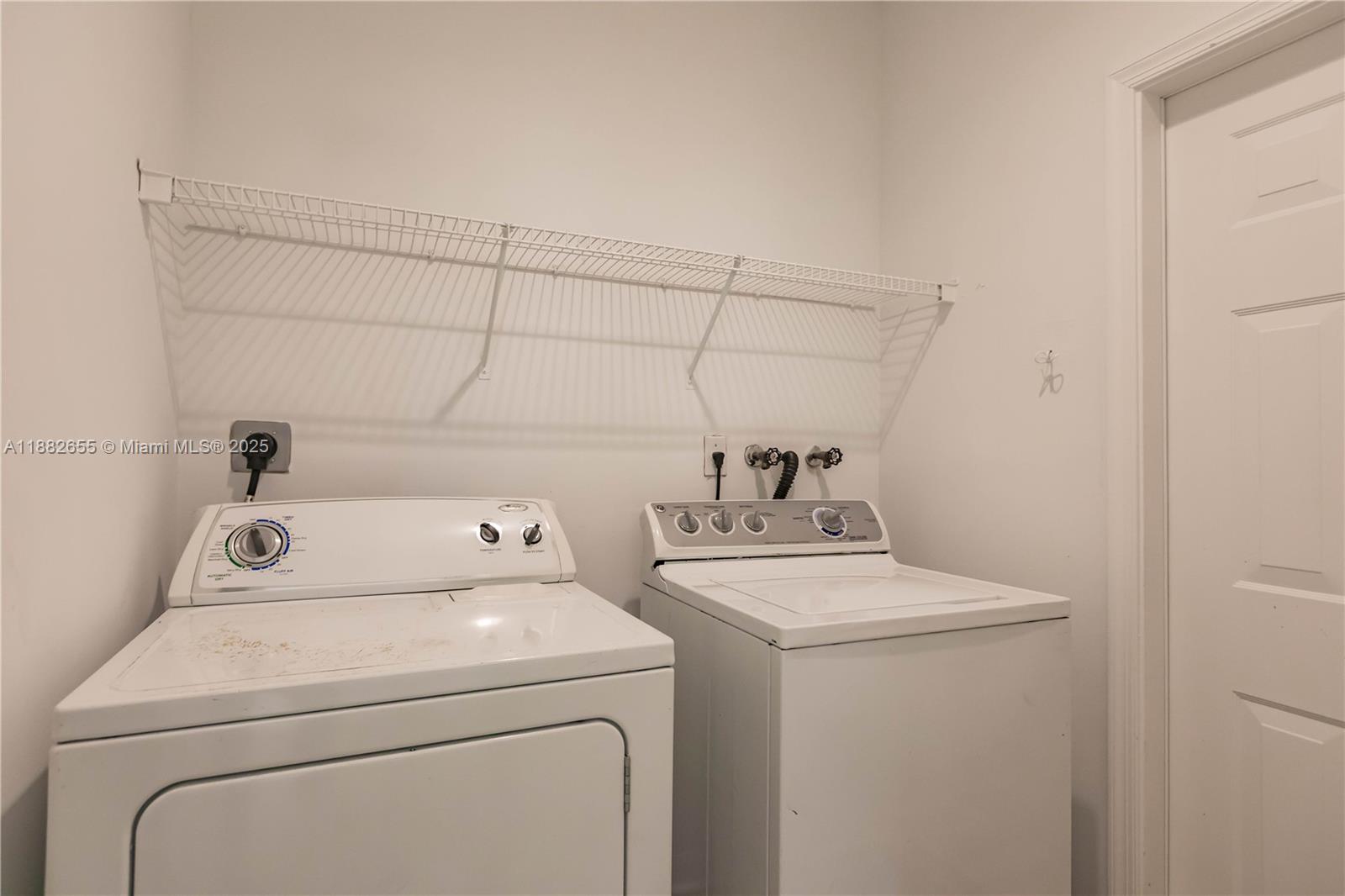 SECTOR 2-PARCELS 21A 25 2 - Residential Lease