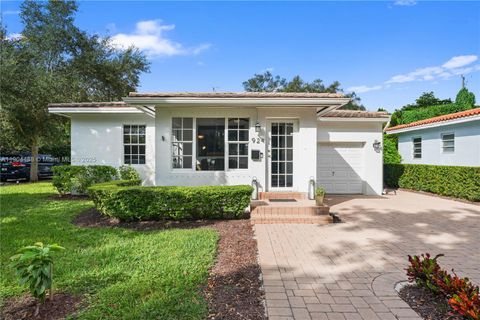 Photo of 924 El Rado St, Coral Gables, FL 33134 (MLS # A11904488) Photo of 924 El Rado St, Coral Gables, FL 33134 (MLS # A11904488)