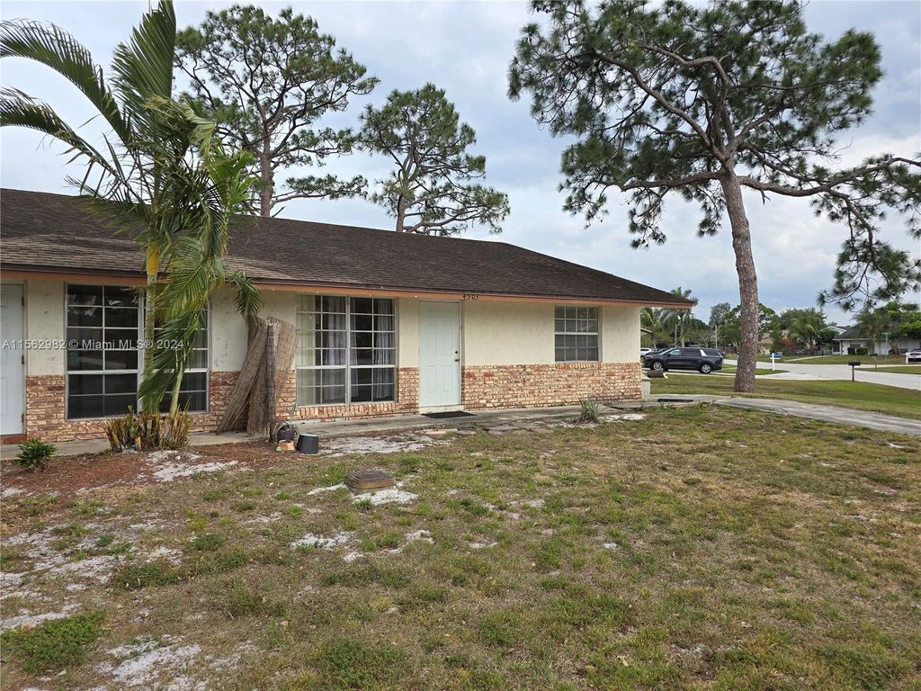 Photo of 4503 SE Ontario Dr, Stuart, FL 34997 (MLS # A11562982)