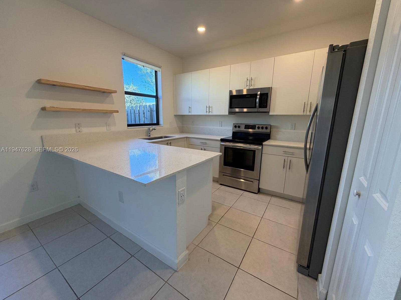 VIA VENTURA NEIGHBORHOOD - Residential