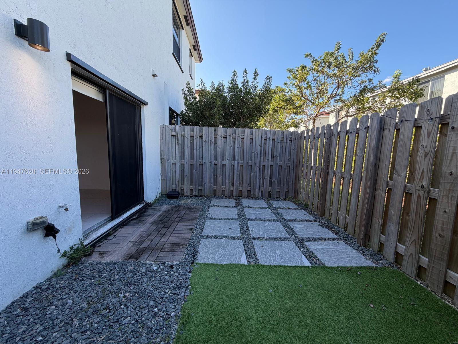 VIA VENTURA NEIGHBORHOOD - Residential