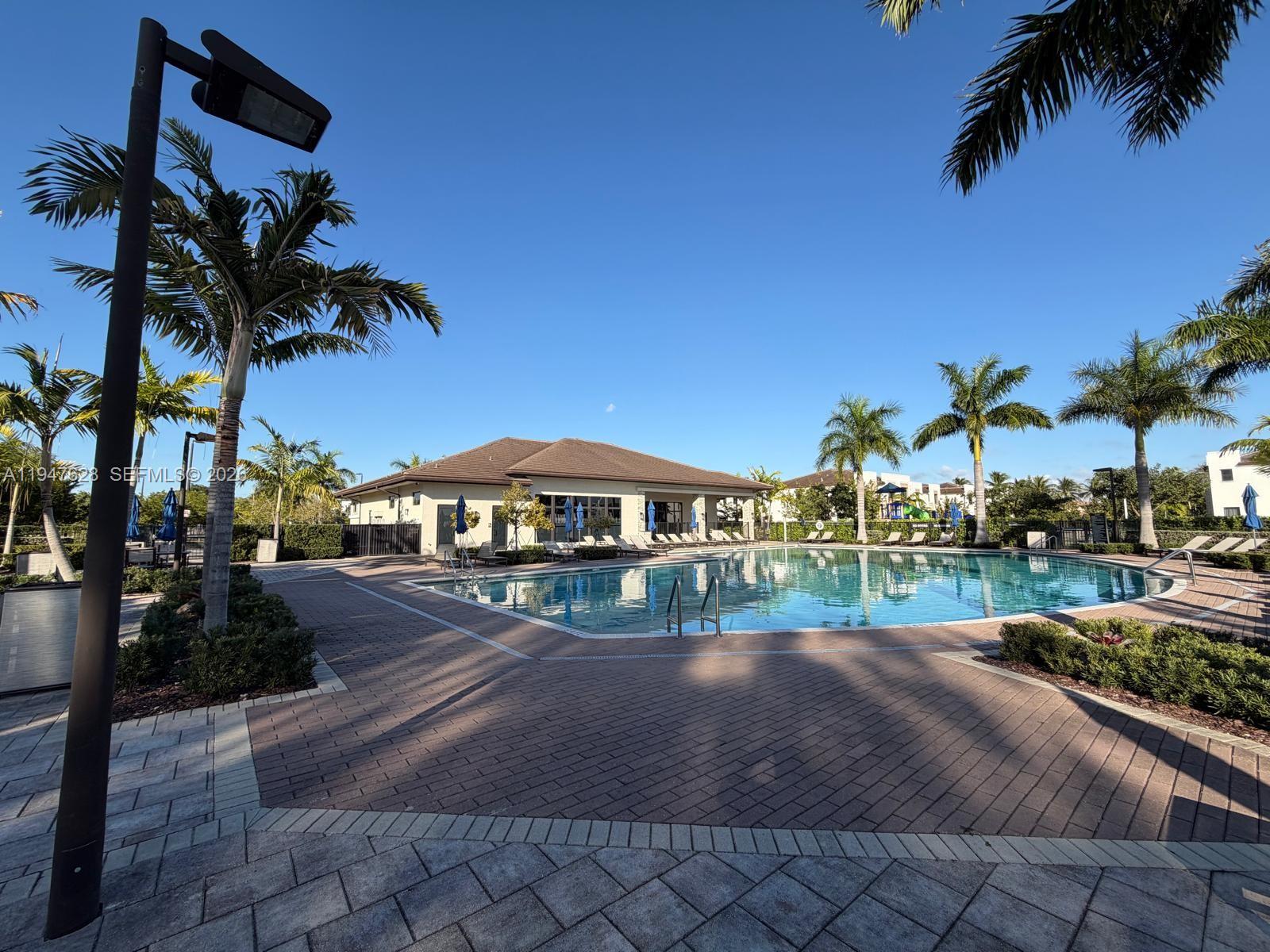 VIA VENTURA NEIGHBORHOOD - Residential