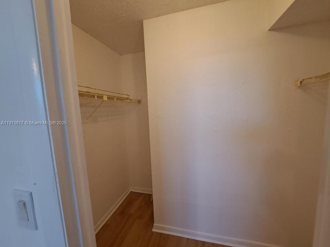 BREAKWATERS OF THE PALM B - Residential Lease