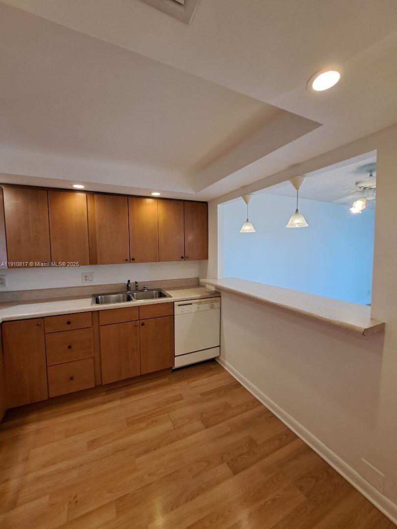 BREAKWATERS OF THE PALM B - Residential Lease