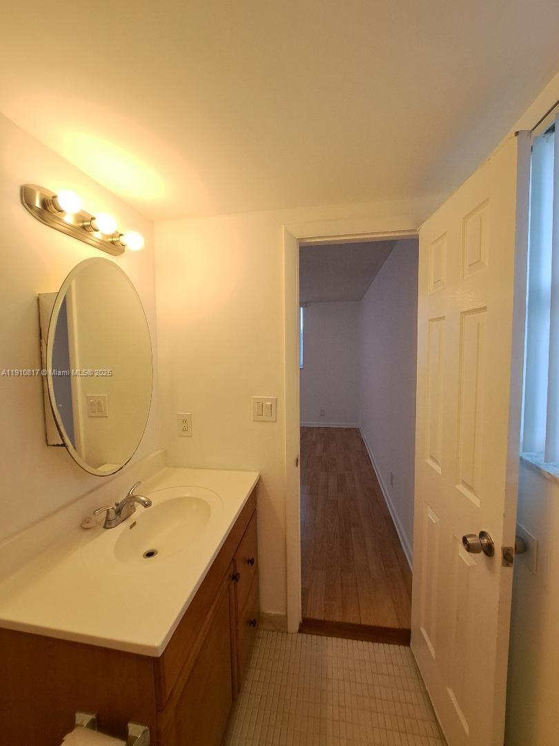 BREAKWATERS OF THE PALM B - Residential Lease