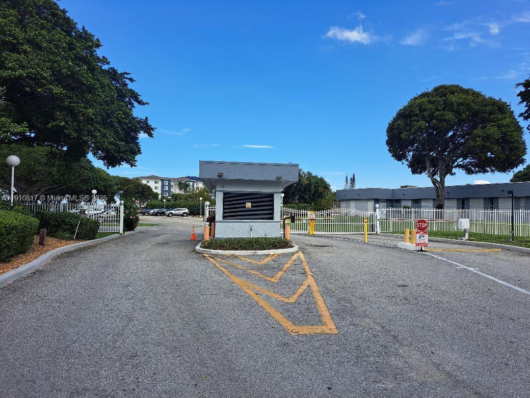 BREAKWATERS OF THE PALM B - Residential Lease