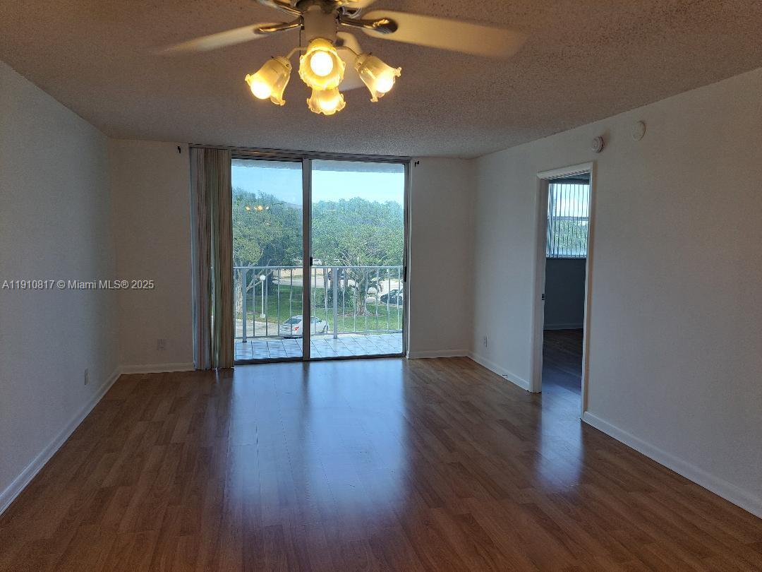 BREAKWATERS OF THE PALM B - Residential Lease