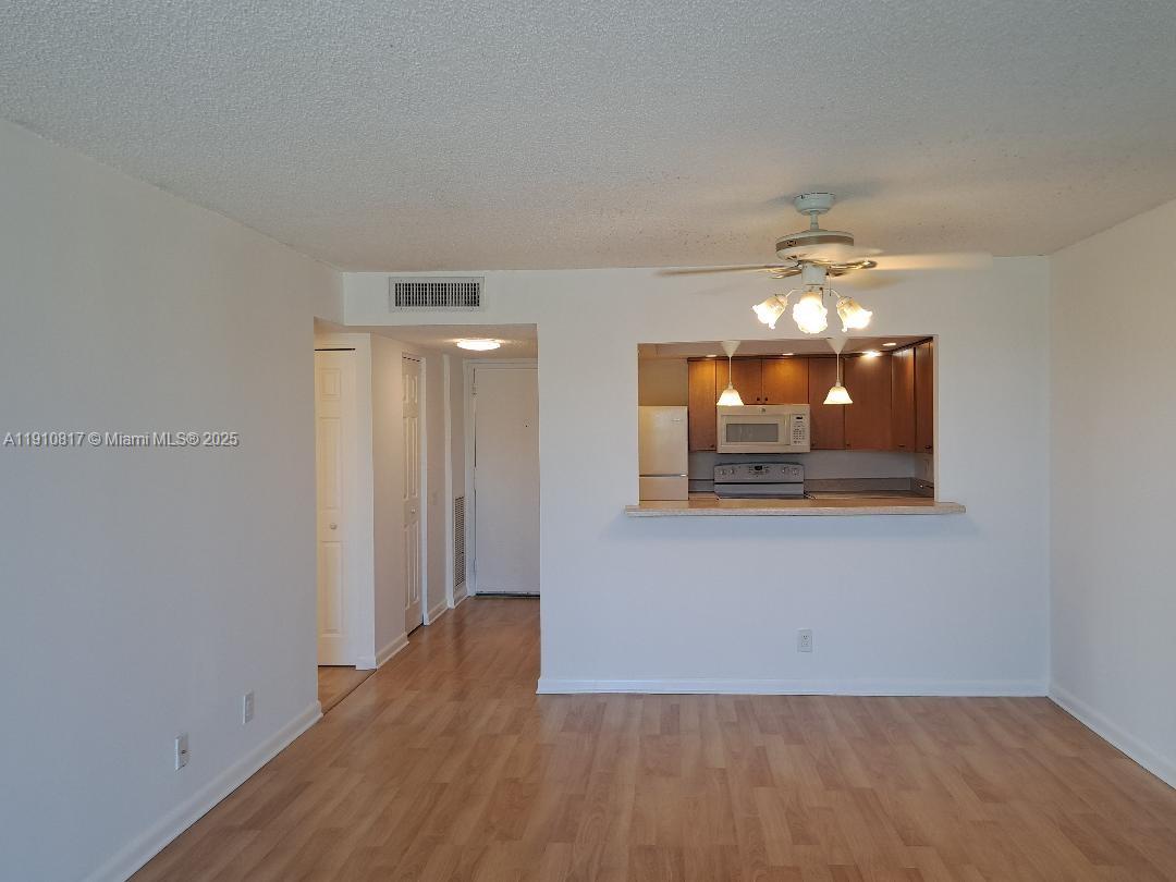 BREAKWATERS OF THE PALM B - Residential Lease