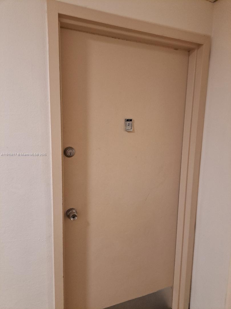 BREAKWATERS OF THE PALM B - Residential Lease