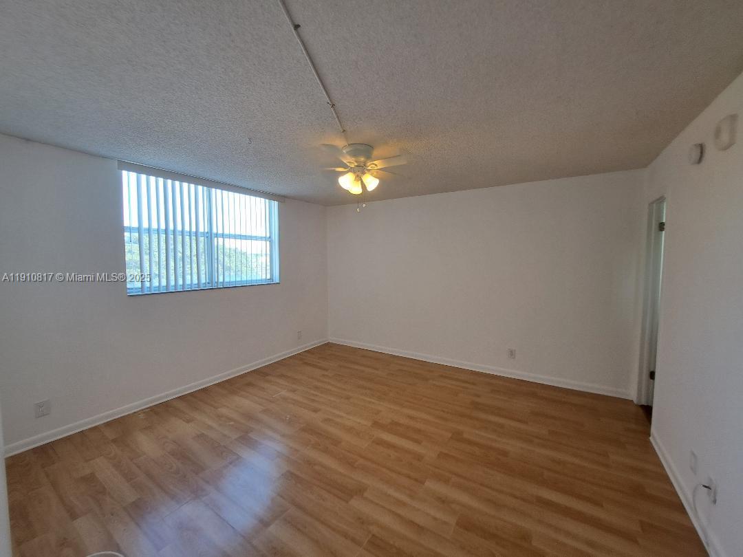 BREAKWATERS OF THE PALM B - Residential Lease