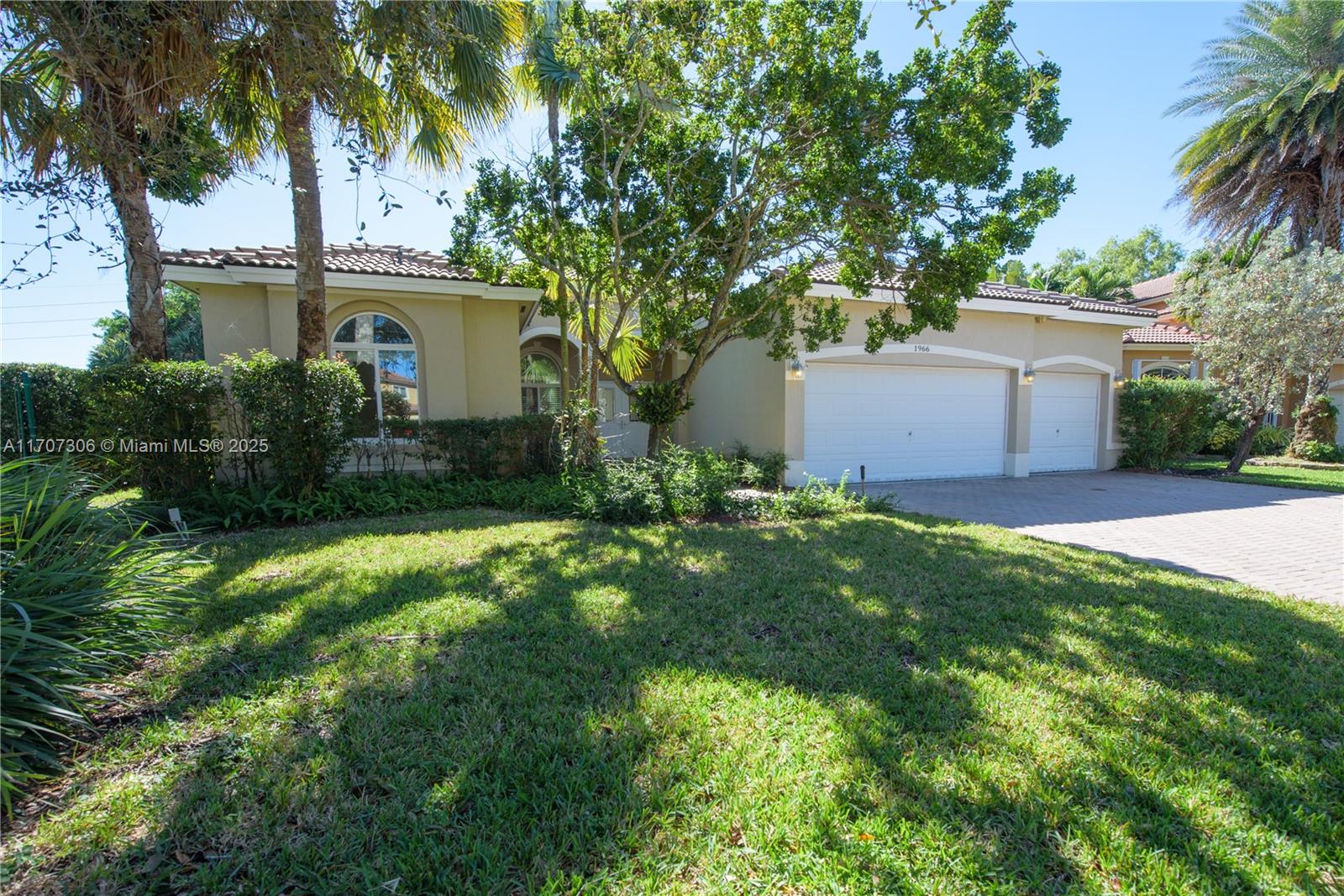 Property for Sale at 1966 Se 23rd Ct, Homestead, Miami-Dade County, Florida - Bedrooms: 4 
Bathrooms: 3  - $694,500